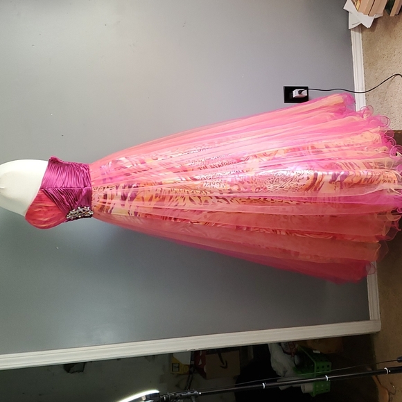 David's Bridal hot pink , orange animal print sleeveless prom dress, size 4 - Picture 4 of 12